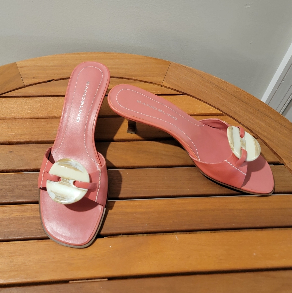 Bandolino Blackfords Coral Leather Open Toe Mules‎ Shell Embellishment 6.5M - Picture 4 of 10